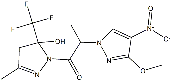 1-(2-{4-nitro-3-methoxy-1H-pyrazol-1-yl}propanoyl)-3-methyl-5-(trifluoromethyl)-4,5-dihydro-1H-pyrazol-5-ol 结构式