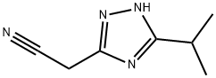 2-[5-(丙-2-基)-4H-1,2,4-三唑-3-基]乙腈 结构式