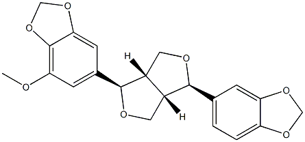 6-[(1S,3aβ,4S,6aβ)-4-(1,3-Benzodioxol-5-yl)tetrahydro-1H,3H-furo[3,4-c]furan-1-yl]-4-methoxy-1,3-benzodioxole 结构式