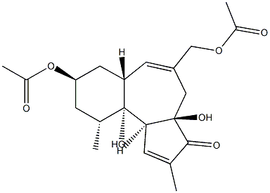 (3aR)-8α-Acetyloxy-5-[(acetyloxy)methyl]-4,6aα,7,8,9,10,10a,10bβ-octahydro-3aα,10aβ-dihydroxy-2,10β-dimethylbenz[e]azulen-3(3aH)-one 结构式