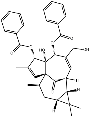 (1aR)-5β,6β-Bis(benzoyloxy)-1aα,2,5,5a,6,9,10,10aα-octahydro-5aβ-hydroxy-4-(hydroxymethyl)-1,1,7,9α-tetramethyl-1H-2α,8aα-methanocyclopenta[a]cyclopropa[e]cyclodecen-11-one 结构式