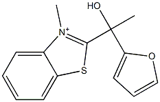 2-[1-Hydroxy-1-(2-furanyl)ethyl]-3-methylbenzothiazol-3-ium 结构式