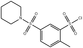 2-甲基-5-(哌啶-1-磺酰基)苯-1-磺酰氯 结构式