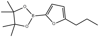 4,4,5,5-tetramethyl-2-(5-propylfuran-2-yl)-1,3,2-dioxaborolane 结构式