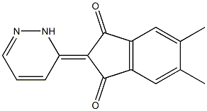 5,6-Dimethyl-2-[pyridazin-3(2H)-ylidene]indane-1,3-dione 结构式