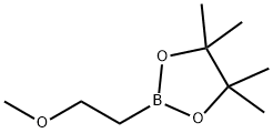 2-(2-甲氧基乙基)-4,4,5,5-四甲基-1,3,2-二氧杂硼环戊烷 结构式