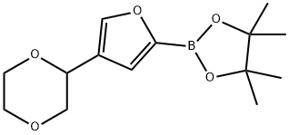 2-(4-(1,4-dioxan-2-yl)furan-2-yl)-4,4,5,5-tetramethyl-1,3,2-dioxaborolane 结构式