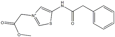 5-[(Phenylacetyl)amino]-3-(2-methoxy-2-oxoethyl)thiazol-3-ium 结构式