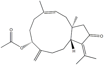 (3aS,5E,9R,12aR)-3a,6-Dimethyl-10-methylene-9-(acetyloxy)-1-(1-methylethylidene)-3,3a,4,7,8,9,10,11,12,12a-decahydrocyclopentacycloundecen-2(1H)-one 结构式