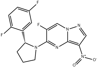 Pyrazolo[1,5-a]pyrimidine, 5-[(2R)-2-(2,5-difluorophenyl)-1-pyrrolidinyl]-6-fluoro-3-nitro- 结构式