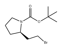 1-Pyrrolidinecarboxylic acid, 2-(2-bromoethyl)-, 1,1-dimethylethyl ester, (2R)- 结构式