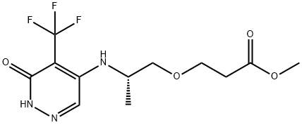 (S)-3-(2-((6-氧代-5-(三氟甲基)-1,6-二氢哒嗪-4-基)氨基)丙氧基)丙酸甲酯 结构式