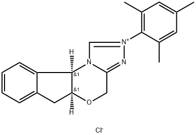 (-)-(5AS,10BR)-5A,10B-二氢-2-(2,4,6-三甲基苯基)-4H,6H-茚并[2,1-B][1,2,4]三唑[4,3-D][1,4]氯化恶唑鎓一水合物 结构式