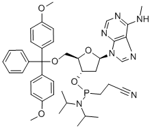 5'-O-[二(4-甲氧基苯基)苯基甲基]-2'-脱氧-N-甲基腺苷 3'-[2-氰基乙基二(异丙基)亚磷酰胺] 结构式