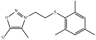 4-甲基-3-[2-[(2,4,6-三甲基苯基)硫代]乙基]悉尼酮 结构式