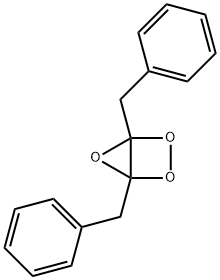 1,4-Bis(phenylmethyl)-2,3,5-trioxabicyclo[2.1.0]pentane 结构式