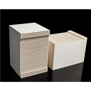 Ceramic honeycomb heat accumulator