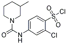 2-氯-4-(3-甲基哌啶-1-甲酰胺基)苯磺酰氯 结构式