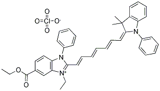 2-[(1E,3E,5E)-7-(3,3-Dimethyl-1-phenyl-1,3-dihydro-2H-indol-2-ylidene)-1,3,5-heptatrienyl]-6-(ethoxycarbonyl)-1-ethyl-3-phenyl-3H-benzimidazol-1-ium perchlorate 结构式