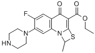 6-氟-1-甲基-4-氧代-7-(1-哌嗪基)4H-(1,3)噻嗪(3,2a)并喹啉-3-羧酸乙酯,Ethyl 6-fluoro-1-methyl-4-oxo-7-(1-piprazinyl)-4H-[1,3]thiazeto[3,2-a]quinoline-3-carboxylate