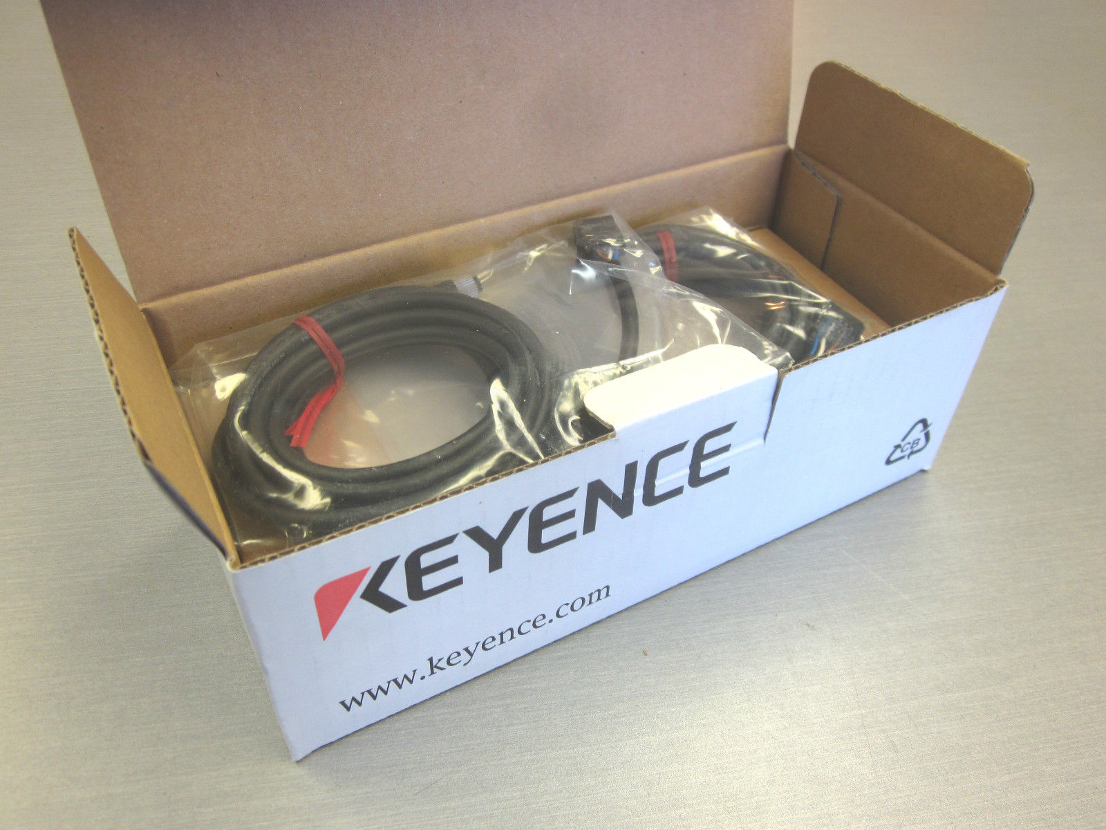 Keyence	AP-C30C	laser sensor,Keyence	AP-C30C	laser sensor