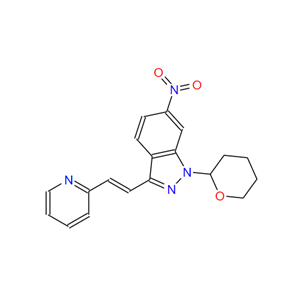 (E)-6-硝基-3-[2-(吡啶-2-基)乙烯基]-1-(四氢-2H-吡喃-2-基)-1H-吲唑