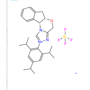 (5AS,10BR)-2-(2,4,6-三异丙基苯基)-4,5A,6,10B-四氢茚并[2,1-B][1,2,4]三唑并[4,3-D][1,4]恶嗪-2-鎓四氟硼酸盐