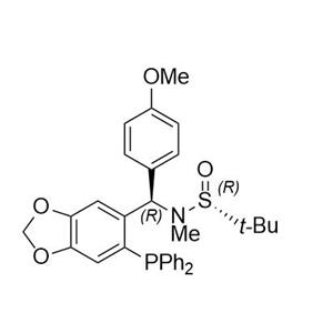 S(R)]-N-[(R)-[6-(二苯基膦)苯并[d][1,3]-二氧戊环-5基]-1-](4-甲氧基苯基)甲基]-N-甲基-2-叔丁基亚磺酰胺