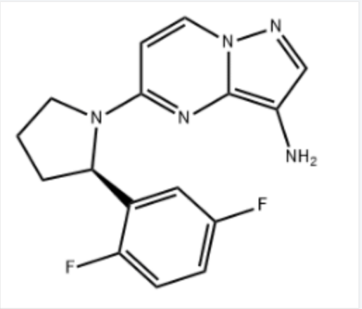 (R)-5-(2-(2,5-二氟苯基)吡咯烷-1-基)吡唑并[1,5-A]嘧啶-3-胺;(R)-5-[2-(2,5-二氟苯基)-1-吡咯烷基]吡唑并[1,5-A]嘧啶-3-胺;拉羅還原氨基物,(R)-5-(2-(2,5-difluorophenyl)pyrrolidin-1-yl)pyrazolo[1,5-a]pyrimidin-3-amine